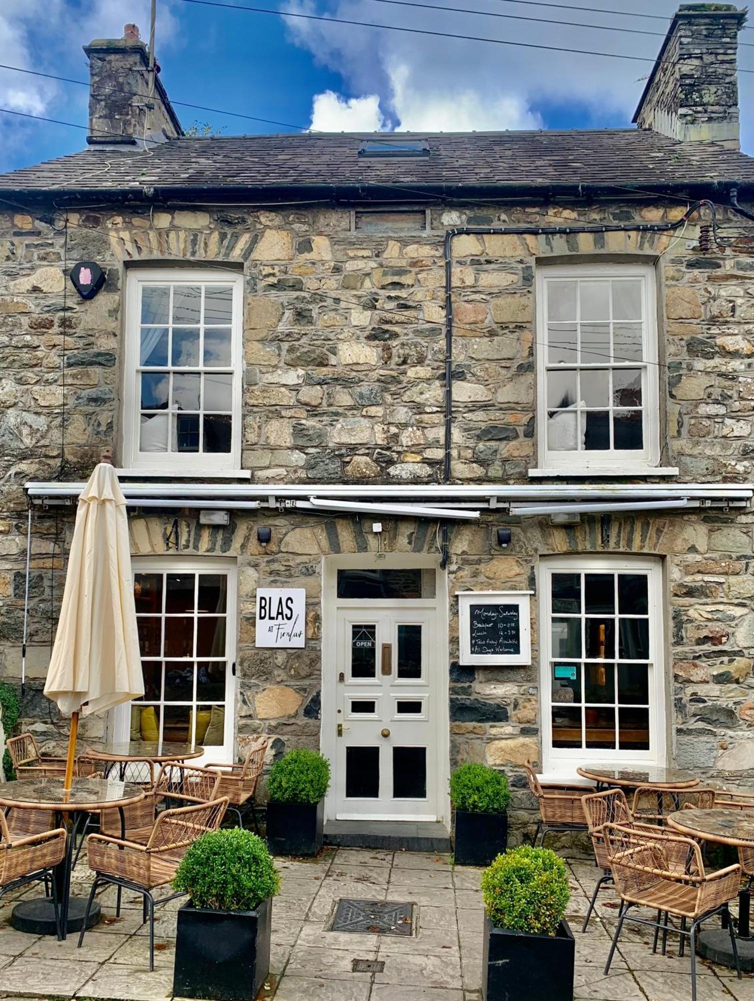 Blas At Fronlas Cafe - The Heart Of Newport Newport (Pembrokeshire) Exterior foto